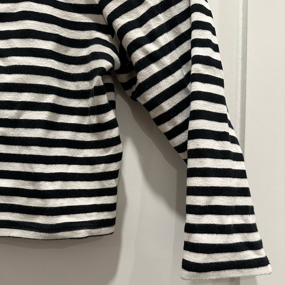 Abercrombie & Fitch Stripped Crop Top - Picture 8 of 8